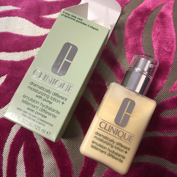 Dramatically Different Moisturizing Lotion+™ - Picture 2 of 4